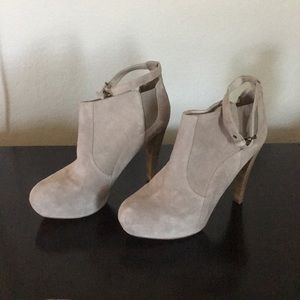BCBGMAXAZRIA BOOTS!